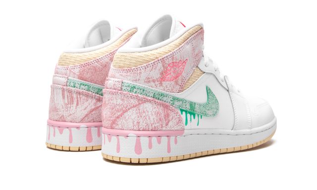 Jordan 1 Mid Paint Drip