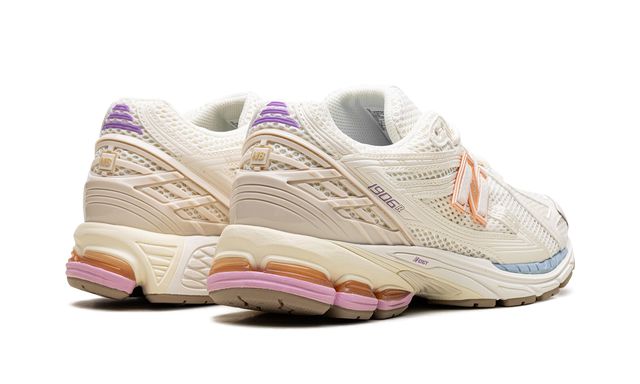 New Balance 1906R "Pink Sugar"