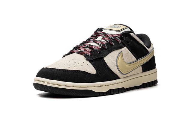 Nike Dunk Low LX Schwarzes Wildleder Team Gold