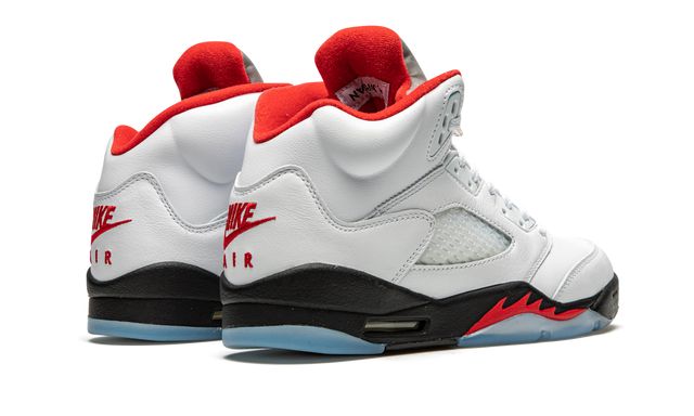 Jordan 5 Retro Fire Red Zilveren Tong