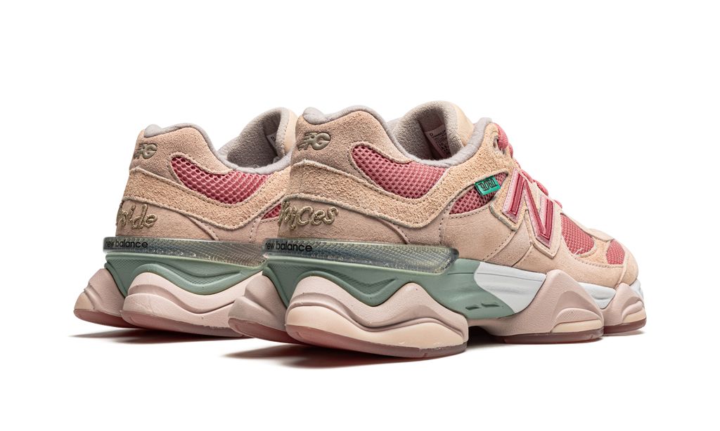 New Balance 9060 Penny Cookie Roze 