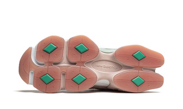 New Balance 9060 Penny Cookie Roze 