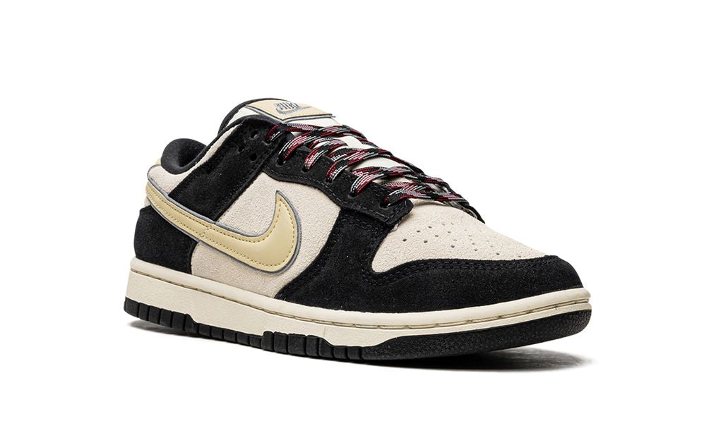 Nike Dunk Low LX Schwarzes Wildleder Team Gold