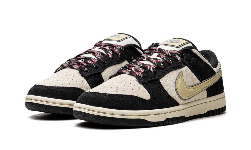 Nike Dunk Low LX Schwarzes Wildleder Team Gold