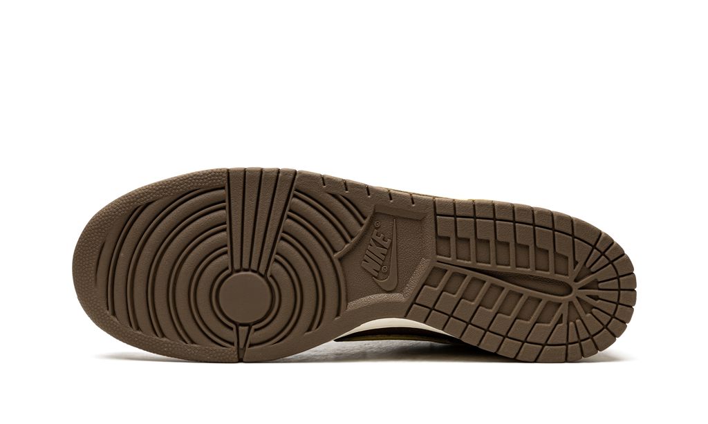 Nike Dunk Low Undefeated Canteen