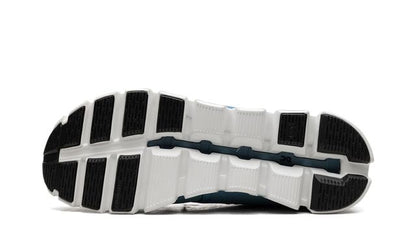 On Running Cloud 5 Niagara Blau Schwarz