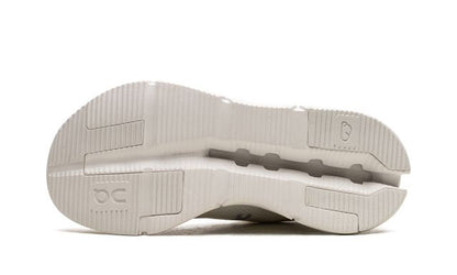 Op Running Cloudnova Undyed-White